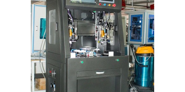 為什么要使用半自動鎖螺絲機？-堅豐股份